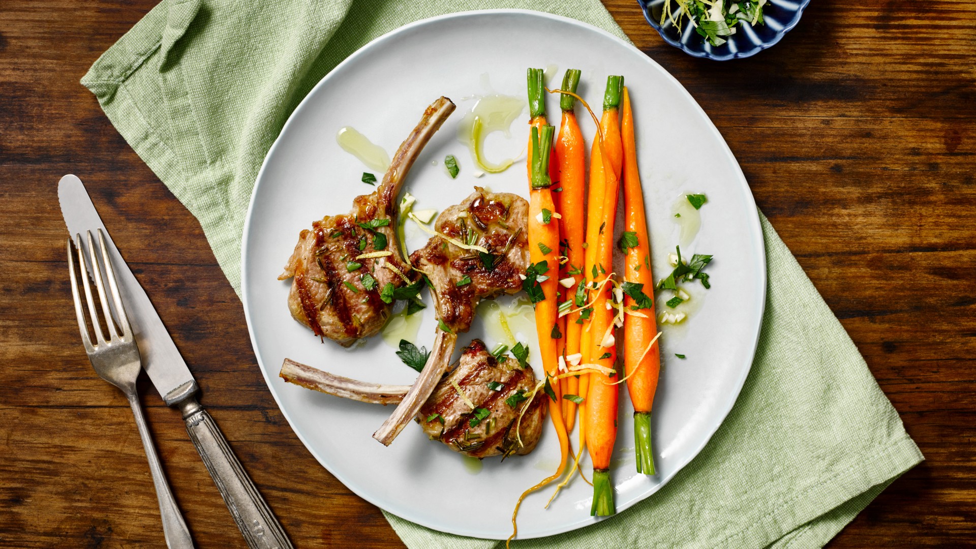 Lamb cutlets with honeyed carrots&nbsp;recipe