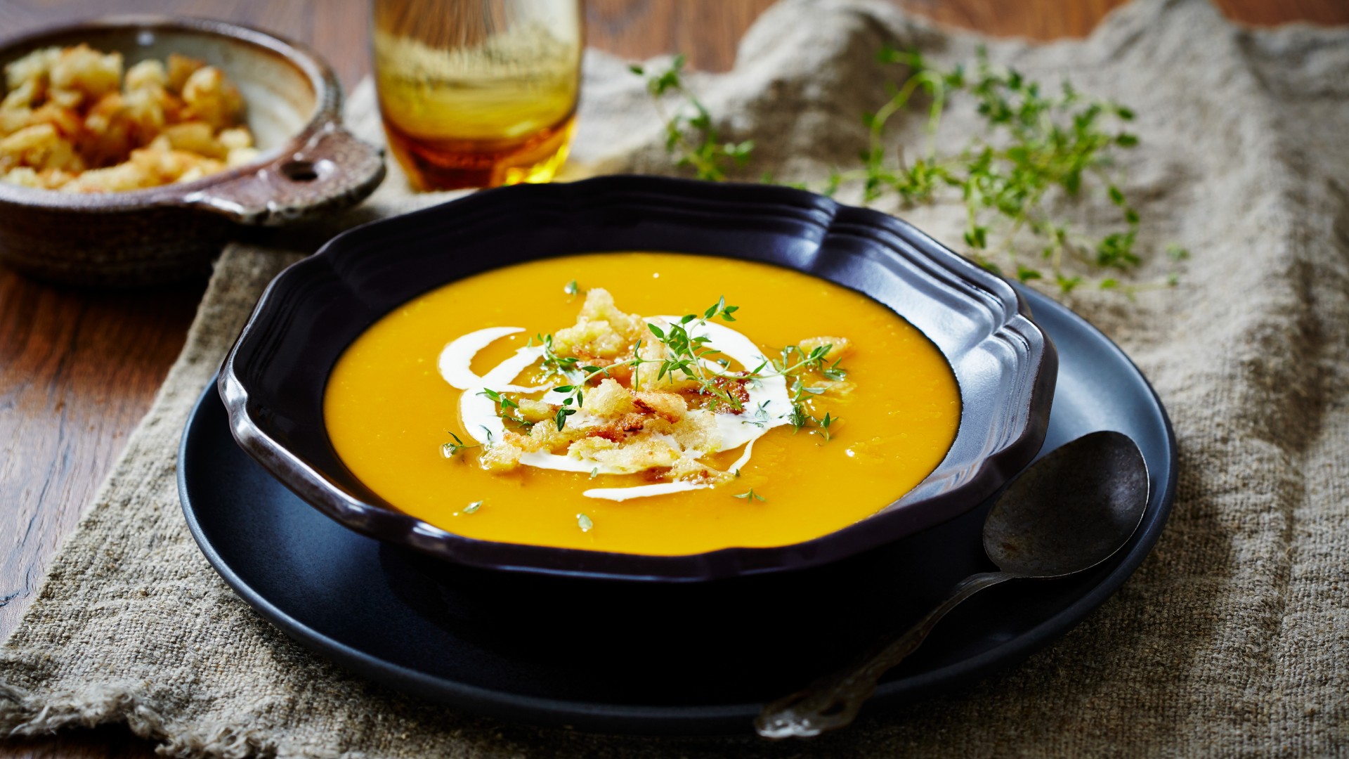 Thyme-scented pumpkin & carrot soup&nbsp;recipe
